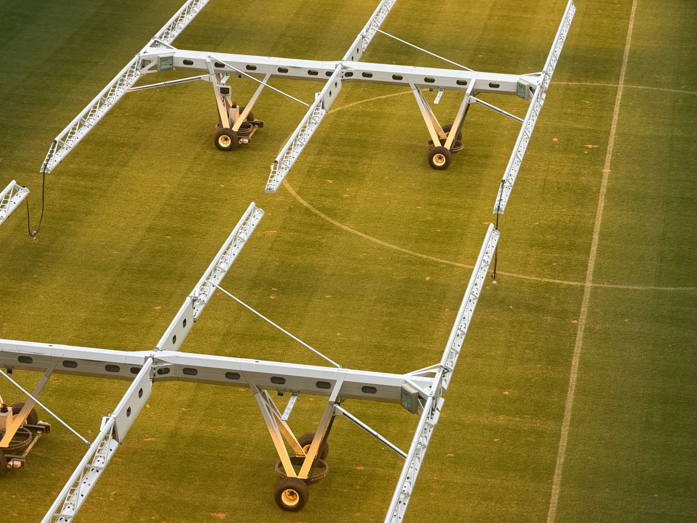 Belichtungsanlagen auf dem Stadionrasen